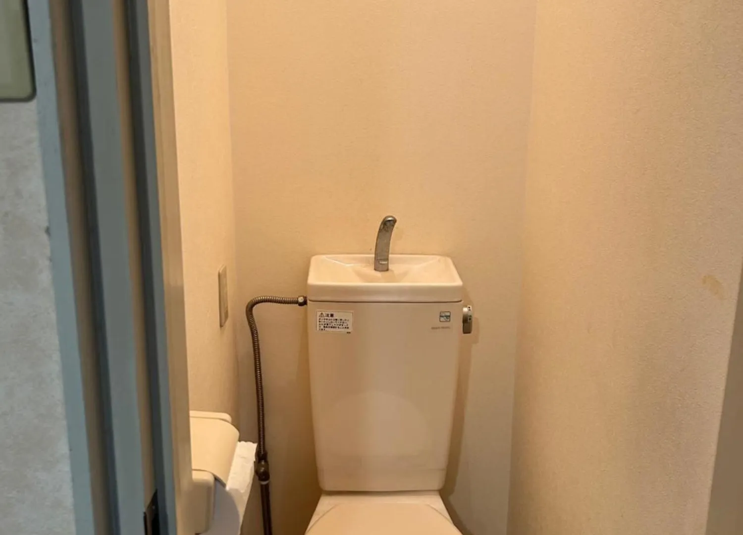 Two Devided Rooms With Two Large Beds Close To Nipponbashi Osaka Apartment