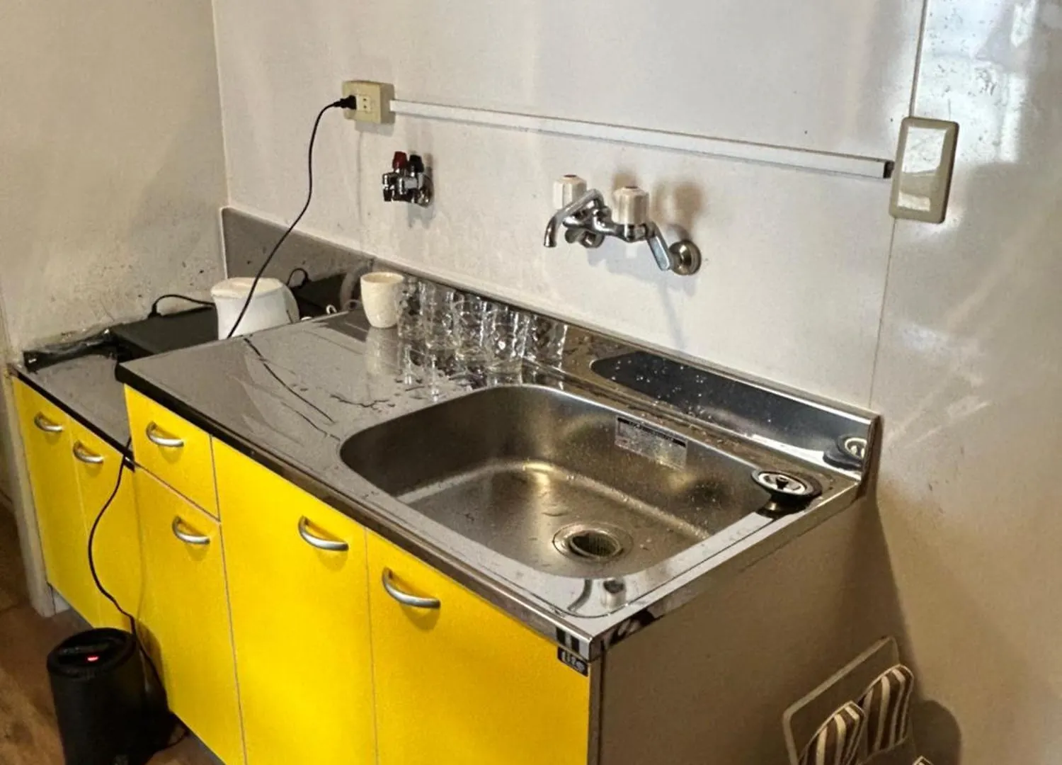 Two Devided Rooms With Two Large Beds Close To Nipponbashi Osaka Japan