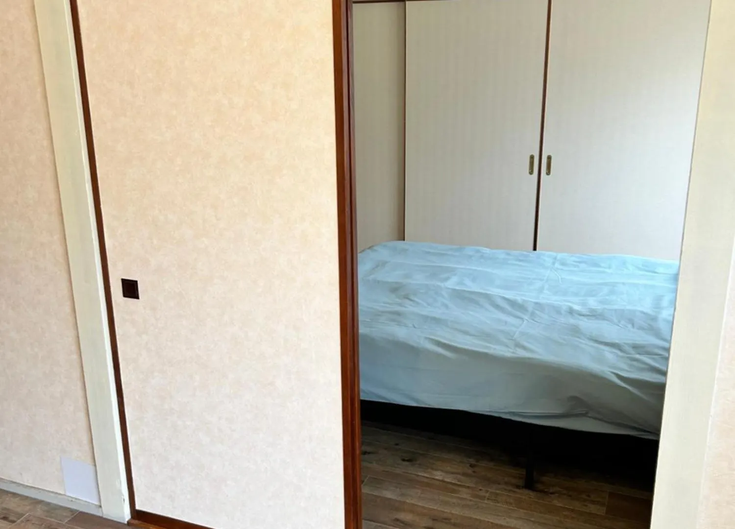 Two Devided Rooms With Two Large Beds Close To Nipponbashi Osaka 0*,