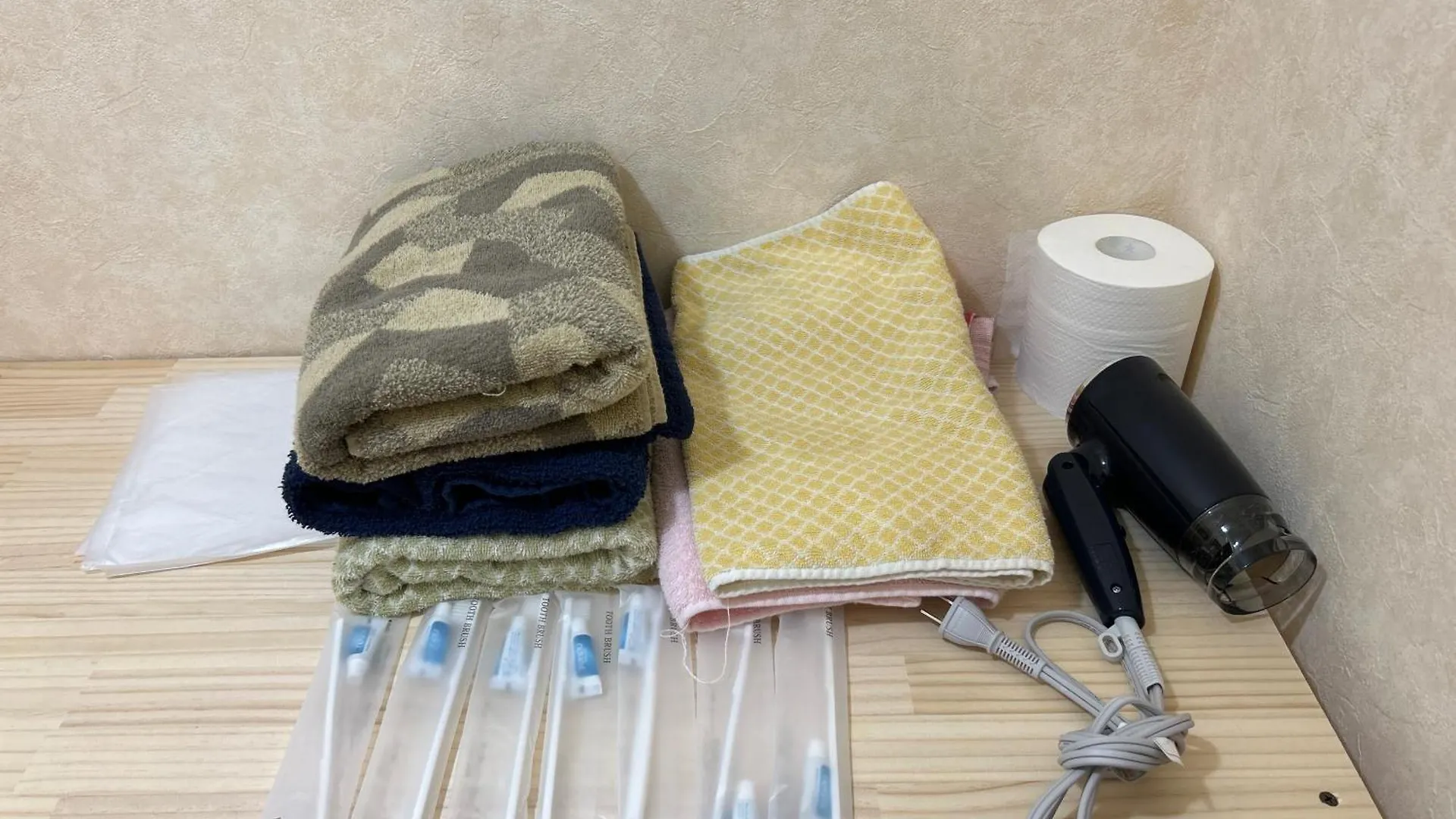 Apartment Two Devided Rooms With Two Large Beds Close To Nipponbashi Osaka